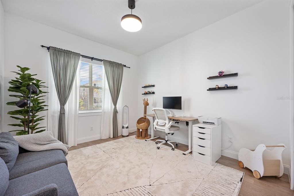 На продажу: $660,000 (4 спален, 3 ванн, 2500 Квадратных фут)