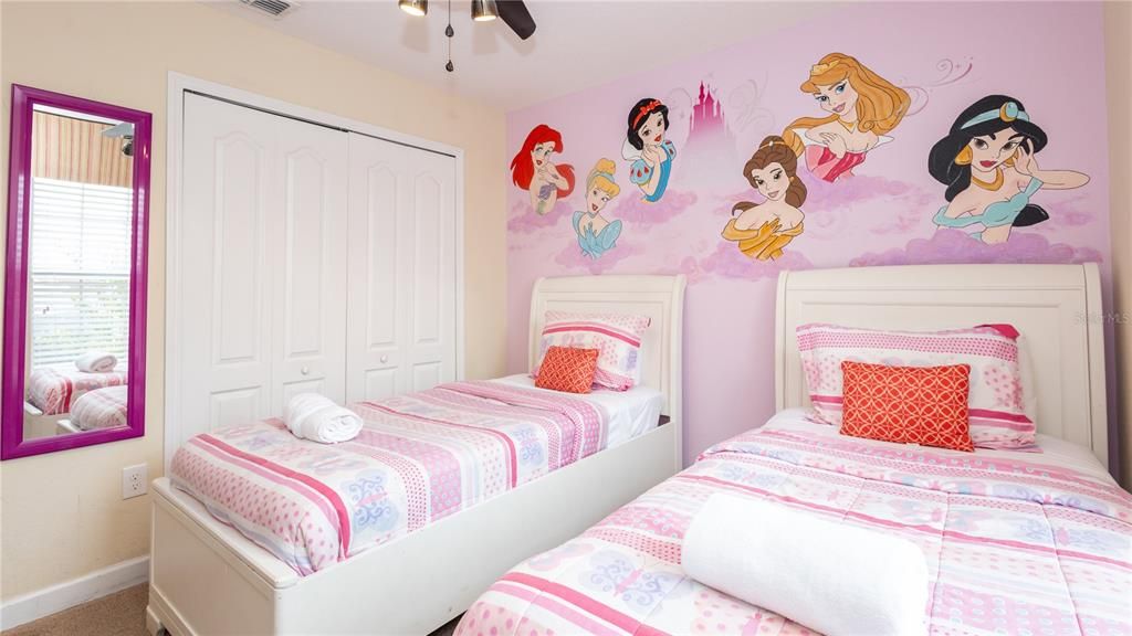 En Venta: $529,900 (6 camas, 5 baños, 3291 Pies cuadrados)