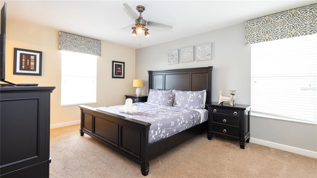 En Venta: $529,900 (6 camas, 5 baños, 3291 Pies cuadrados)