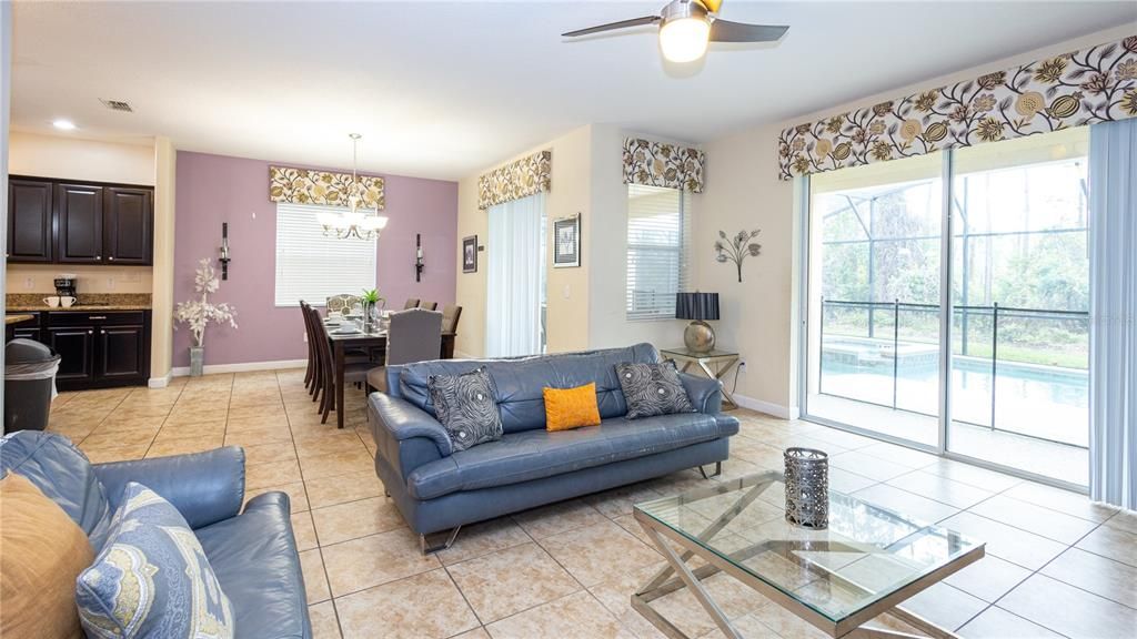 En Venta: $529,900 (6 camas, 5 baños, 3291 Pies cuadrados)