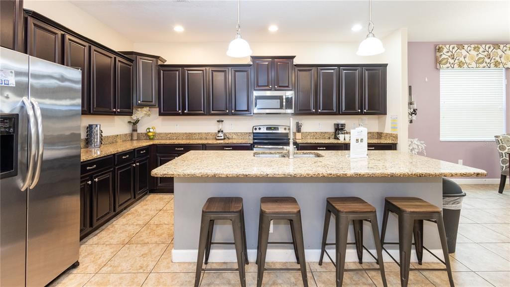 En Venta: $529,900 (6 camas, 5 baños, 3291 Pies cuadrados)