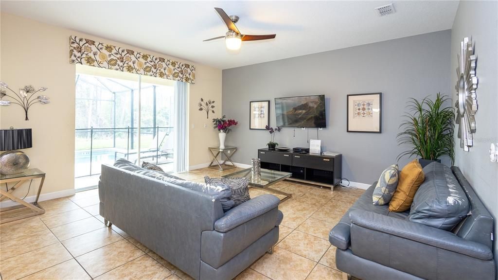 En Venta: $529,900 (6 camas, 5 baños, 3291 Pies cuadrados)