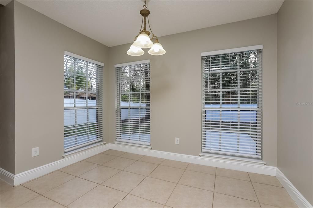 В аренду: $2,445 (3 спален, 2 ванн, 1403 Квадратных фут)