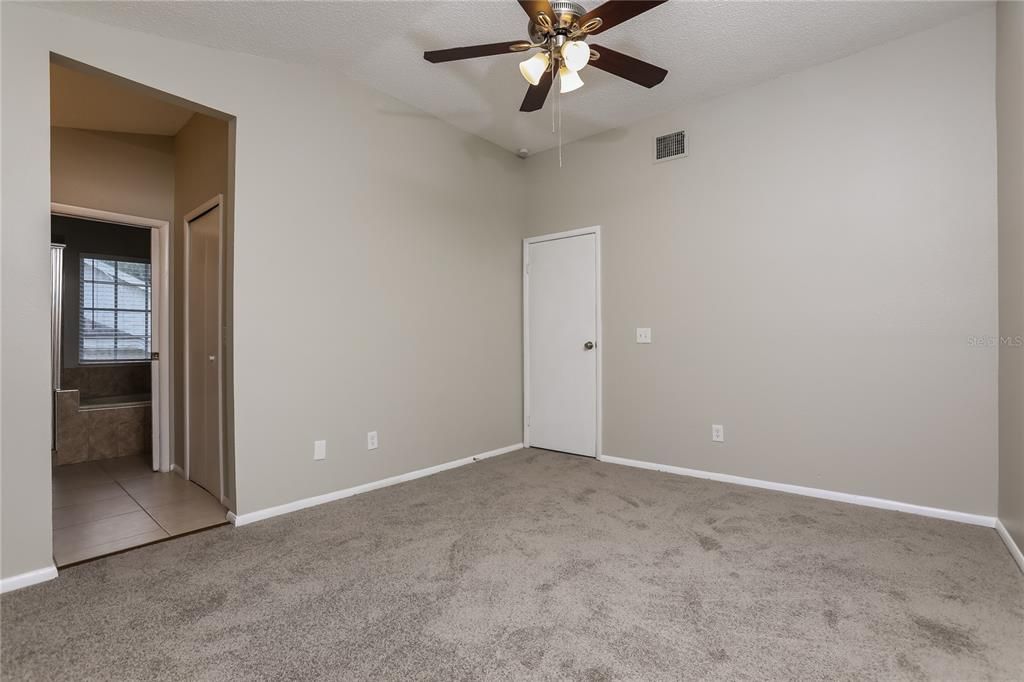 В аренду: $2,445 (3 спален, 2 ванн, 1403 Квадратных фут)