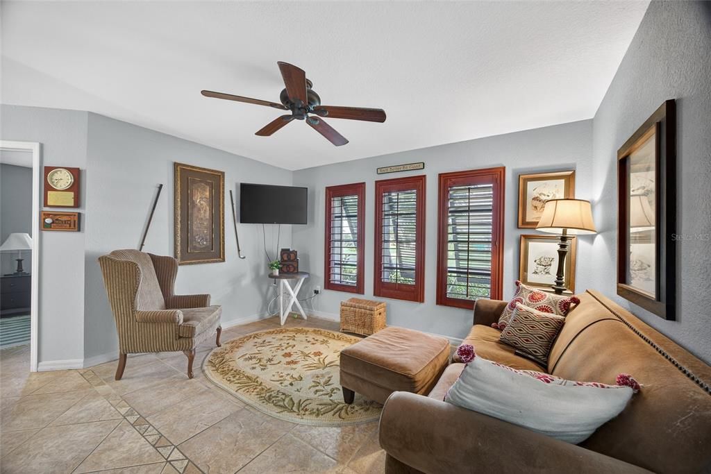 En Venta: $275,000 (3 camas, 2 baños, 1696 Pies cuadrados)