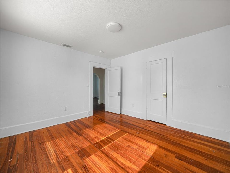 For Sale: $850,000 (12 beds, 0 baths, 4466 Square Feet)