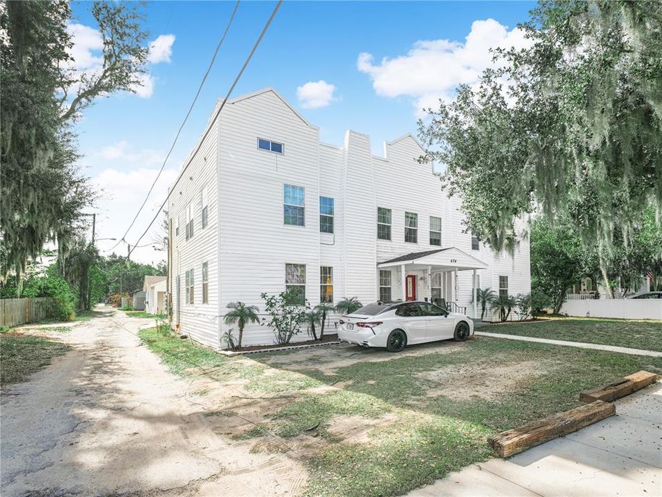 For Sale: $850,000 (12 beds, 0 baths, 4466 Square Feet)