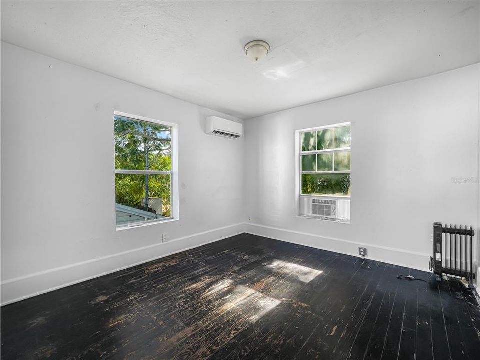 For Sale: $850,000 (12 beds, 0 baths, 4466 Square Feet)