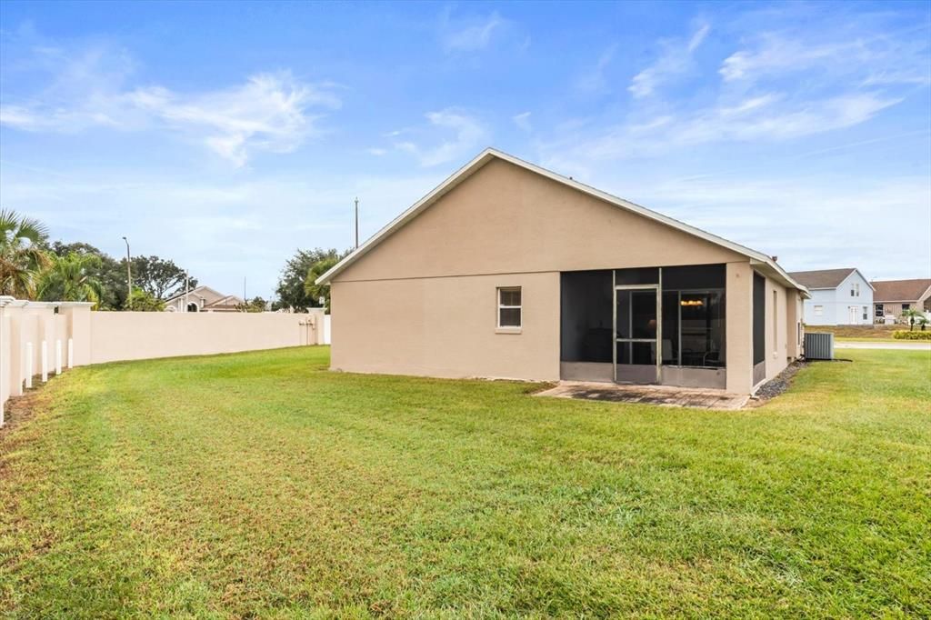 待售: $295,000 (3 贝兹, 2 浴室, 1374 平方英尺)