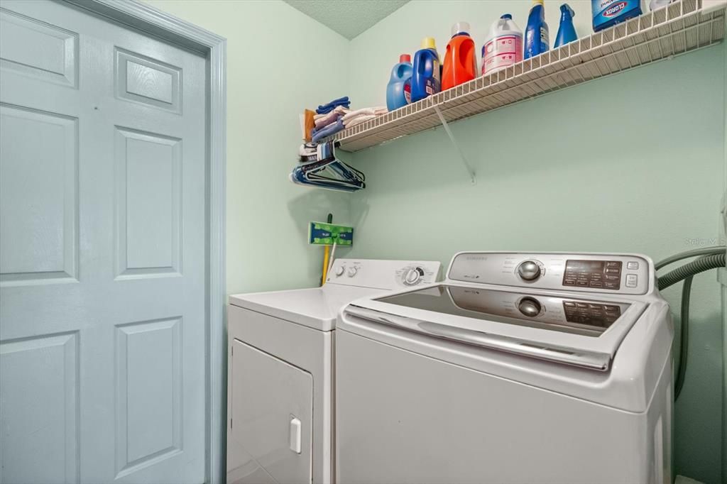 待售: $295,000 (3 贝兹, 2 浴室, 1374 平方英尺)