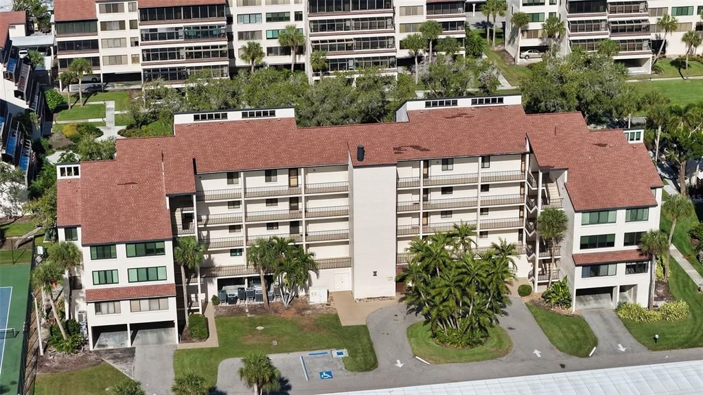 For Sale: $889,000 (2 beds, 2 baths, 1556 Square Feet)