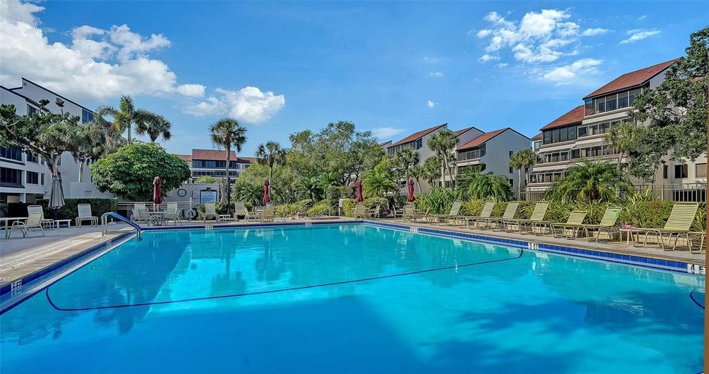 For Sale: $889,000 (2 beds, 2 baths, 1556 Square Feet)