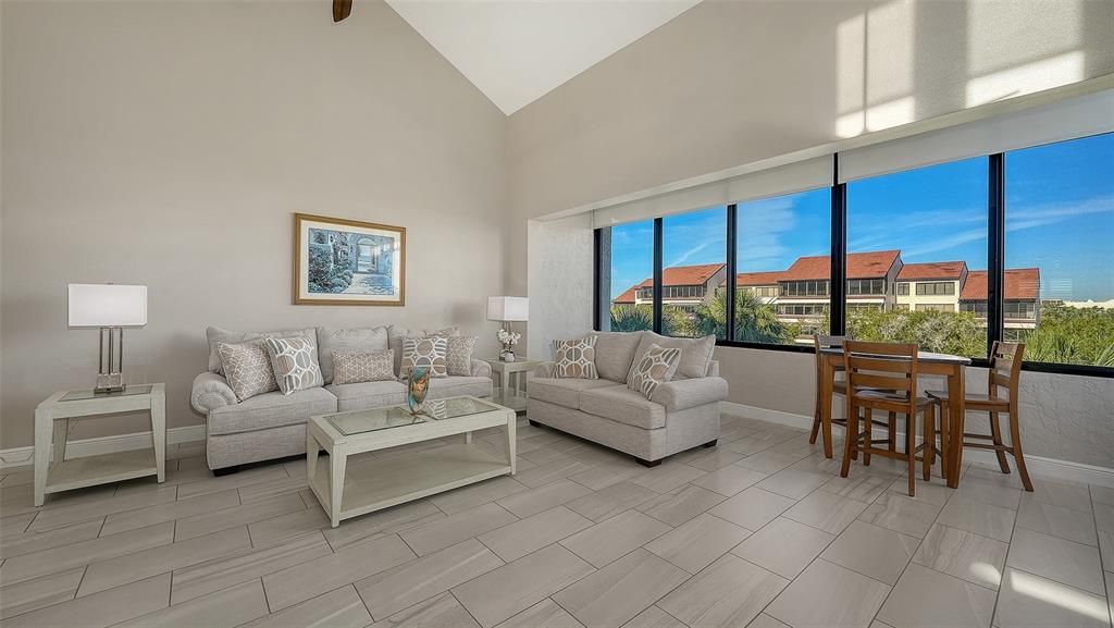 For Sale: $889,000 (2 beds, 2 baths, 1556 Square Feet)