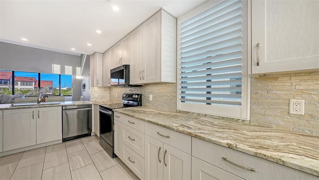 For Sale: $889,000 (2 beds, 2 baths, 1556 Square Feet)