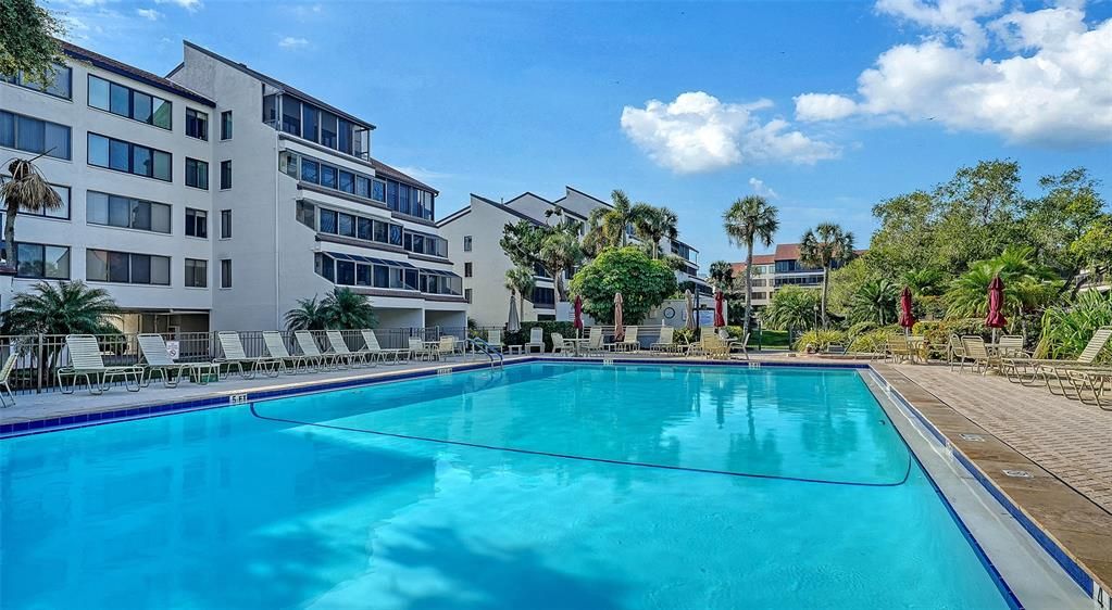 For Sale: $889,000 (2 beds, 2 baths, 1556 Square Feet)