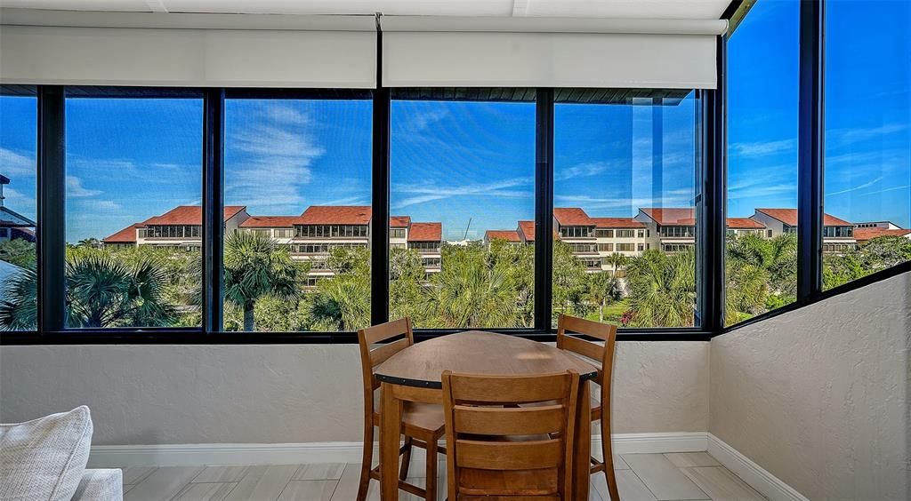 For Sale: $889,000 (2 beds, 2 baths, 1556 Square Feet)