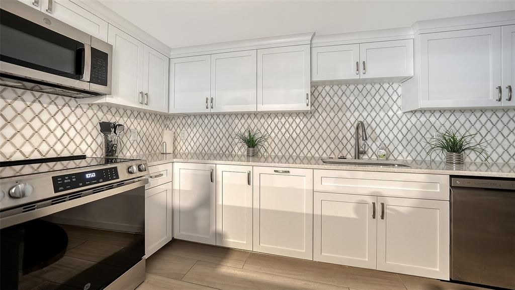 For Sale: $889,000 (2 beds, 2 baths, 1556 Square Feet)