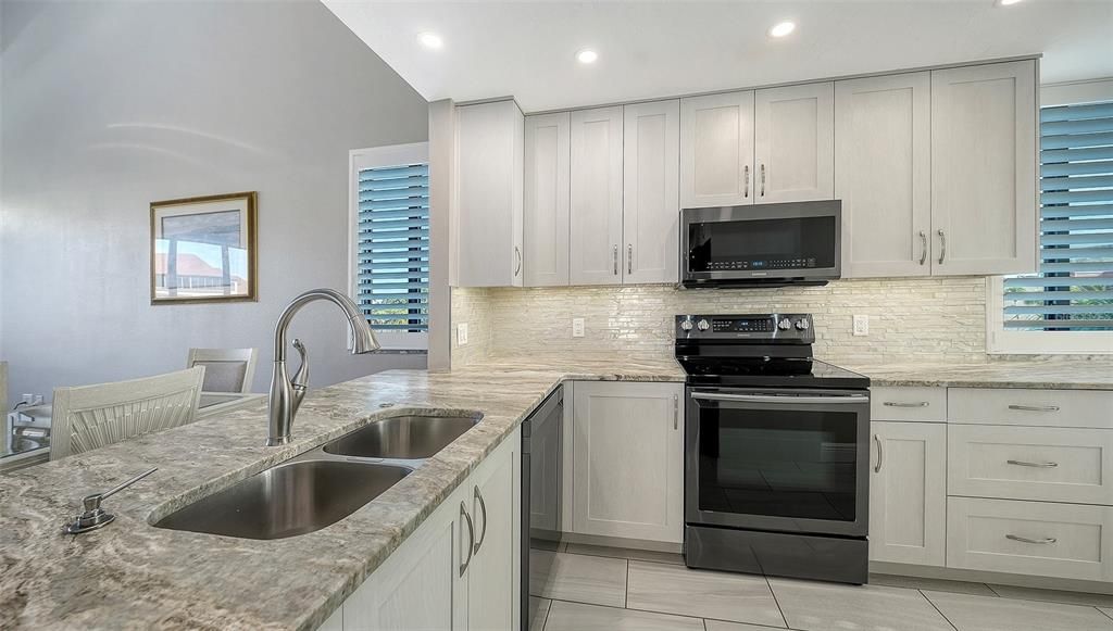 For Sale: $889,000 (2 beds, 2 baths, 1556 Square Feet)