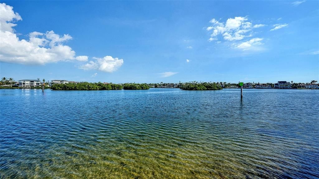 For Sale: $889,000 (2 beds, 2 baths, 1556 Square Feet)