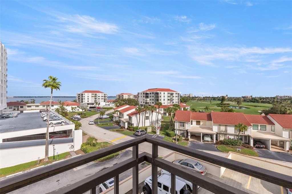 For Sale: $265,000 (1 beds, 1 baths, 790 Square Feet)