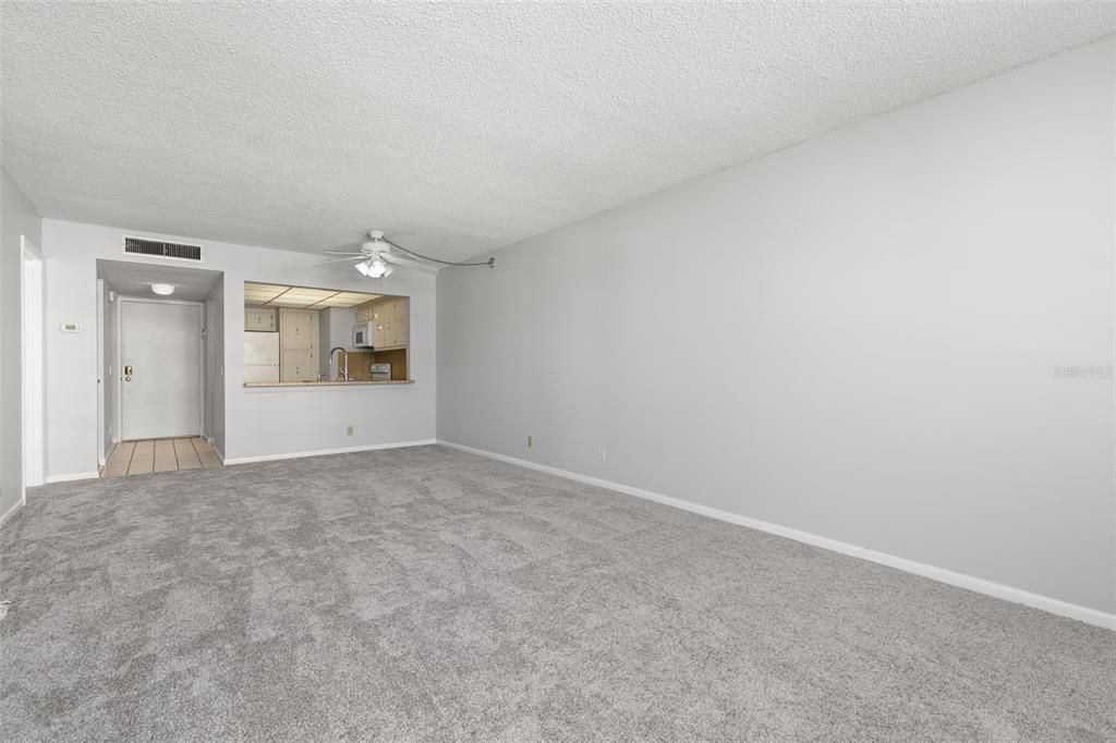 For Sale: $265,000 (1 beds, 1 baths, 790 Square Feet)