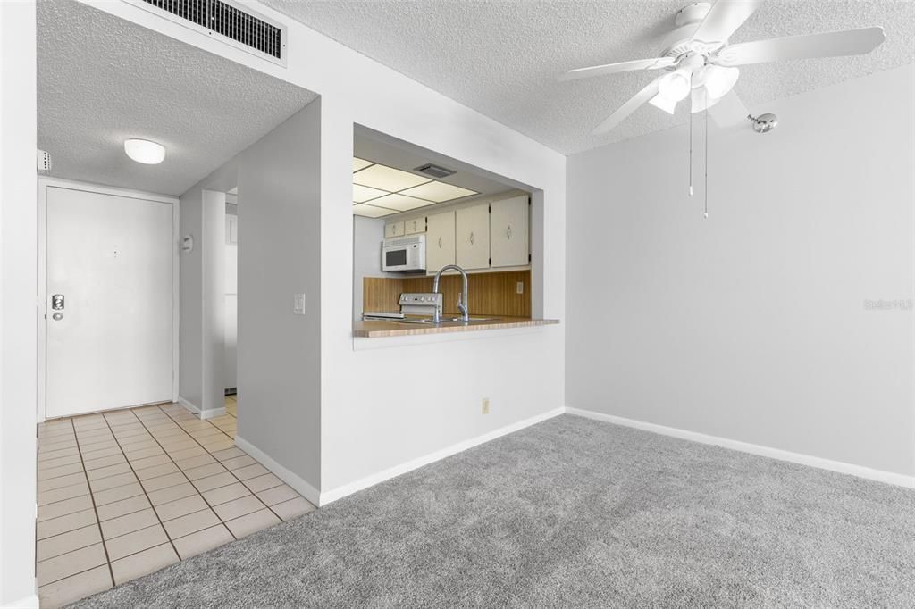 For Sale: $265,000 (1 beds, 1 baths, 790 Square Feet)