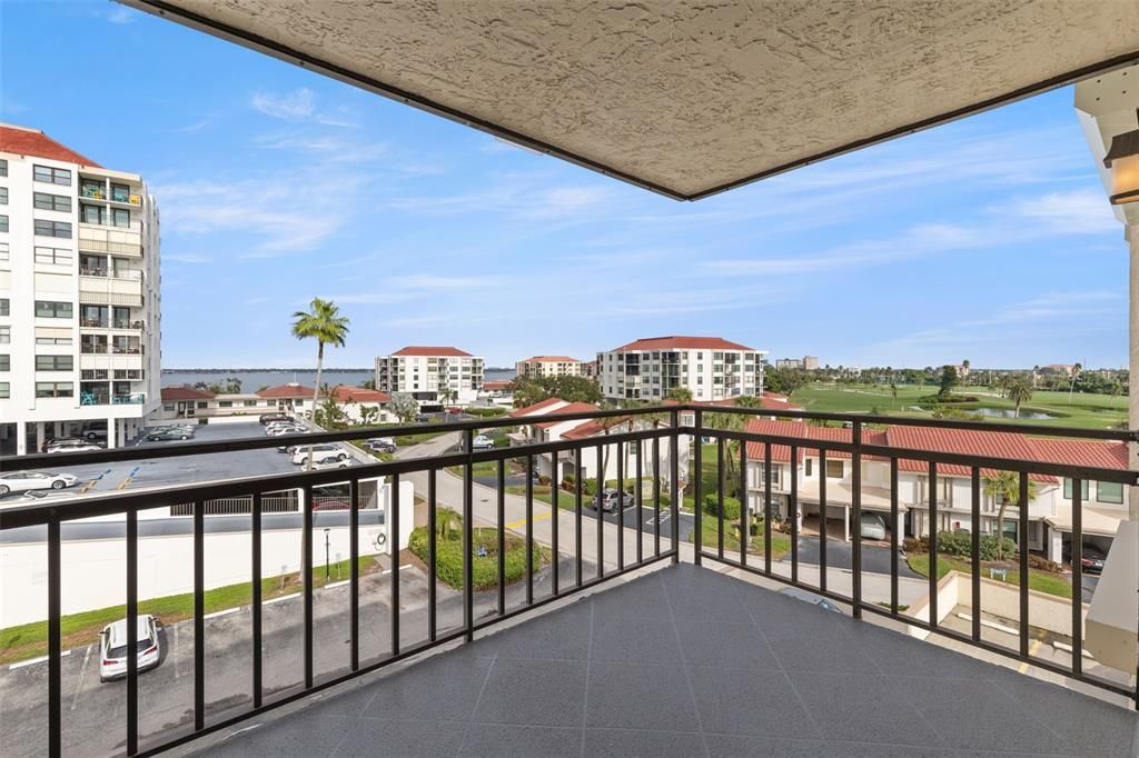 For Sale: $265,000 (1 beds, 1 baths, 790 Square Feet)