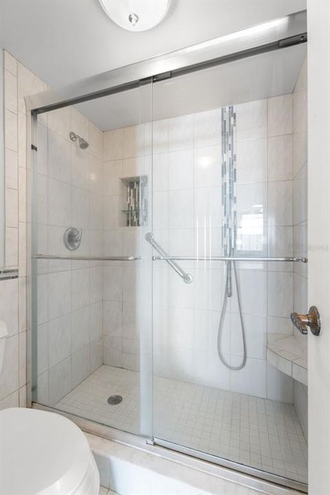 For Sale: $265,000 (1 beds, 1 baths, 790 Square Feet)