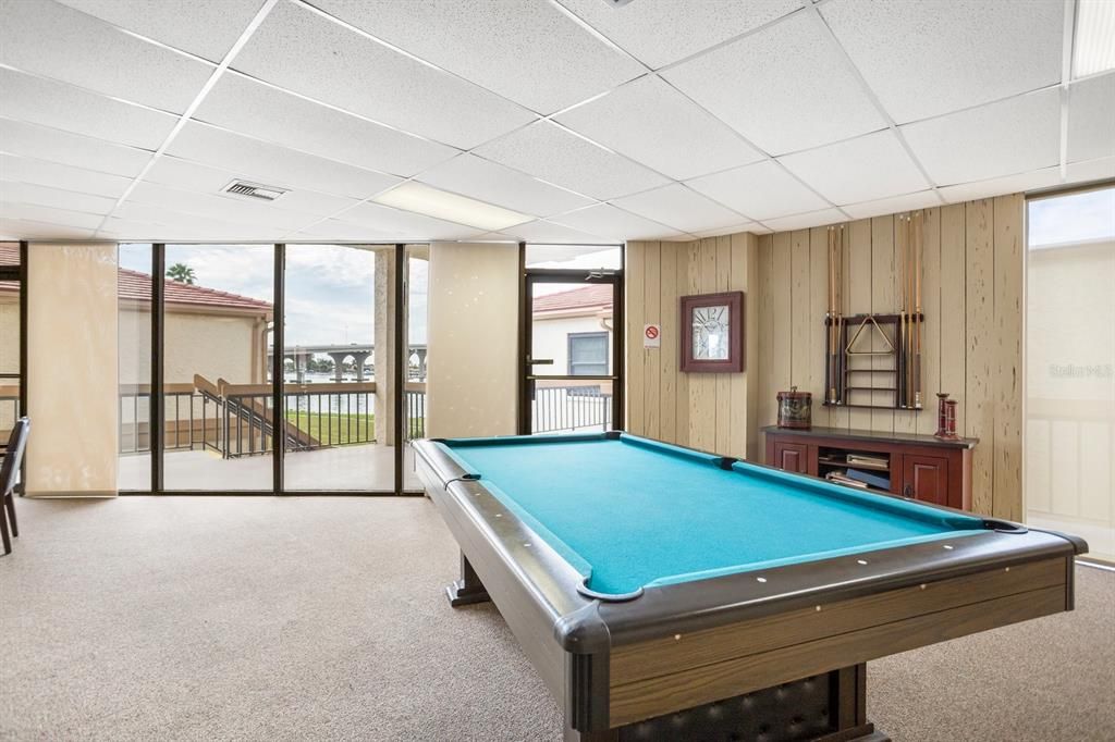 For Sale: $265,000 (1 beds, 1 baths, 790 Square Feet)