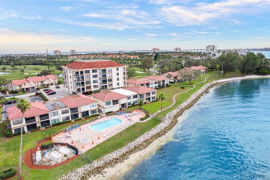 For Sale: $265,000 (1 beds, 1 baths, 790 Square Feet)