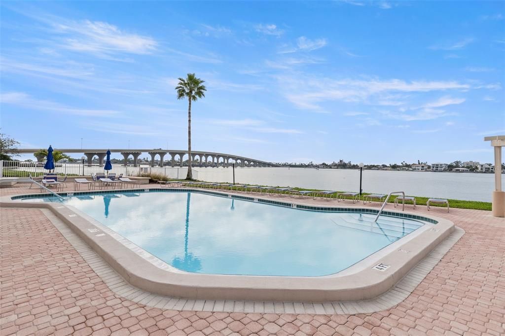 For Sale: $265,000 (1 beds, 1 baths, 790 Square Feet)