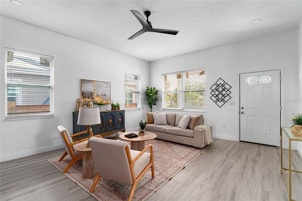 На продажу: $579,000 (4 спален, 3 ванн, 2015 Квадратных фут)