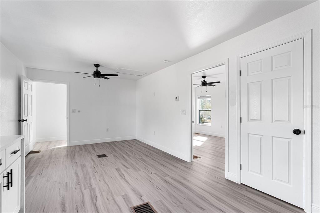 На продажу: $579,000 (4 спален, 3 ванн, 2015 Квадратных фут)