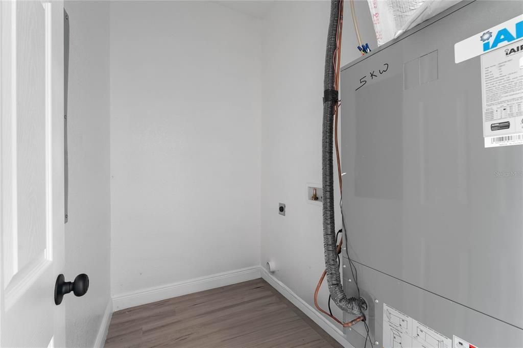 На продажу: $579,000 (4 спален, 3 ванн, 2015 Квадратных фут)