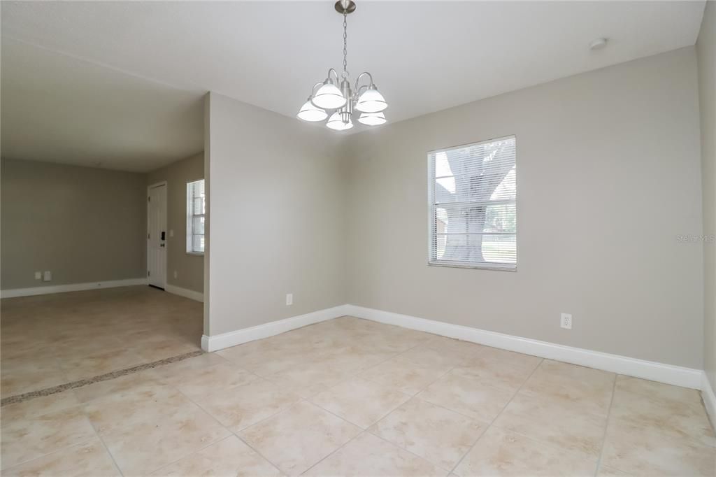 出租: $1,850 (3 贝兹, 2 浴室, 1467 平方英尺)