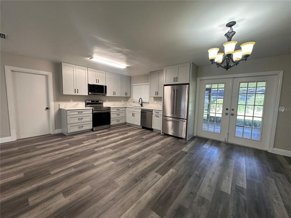 For Rent: $2,000 (3 beds, 1 baths, 1247 Square Feet)