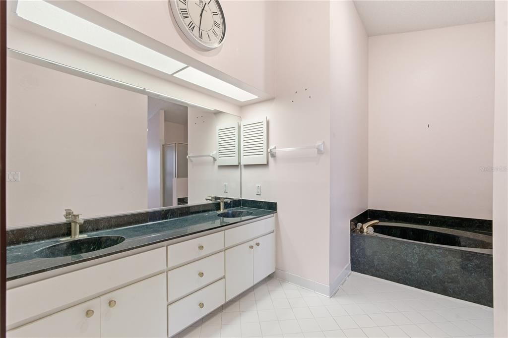 На продажу: $449,000 (3 спален, 2 ванн, 1844 Квадратных фут)