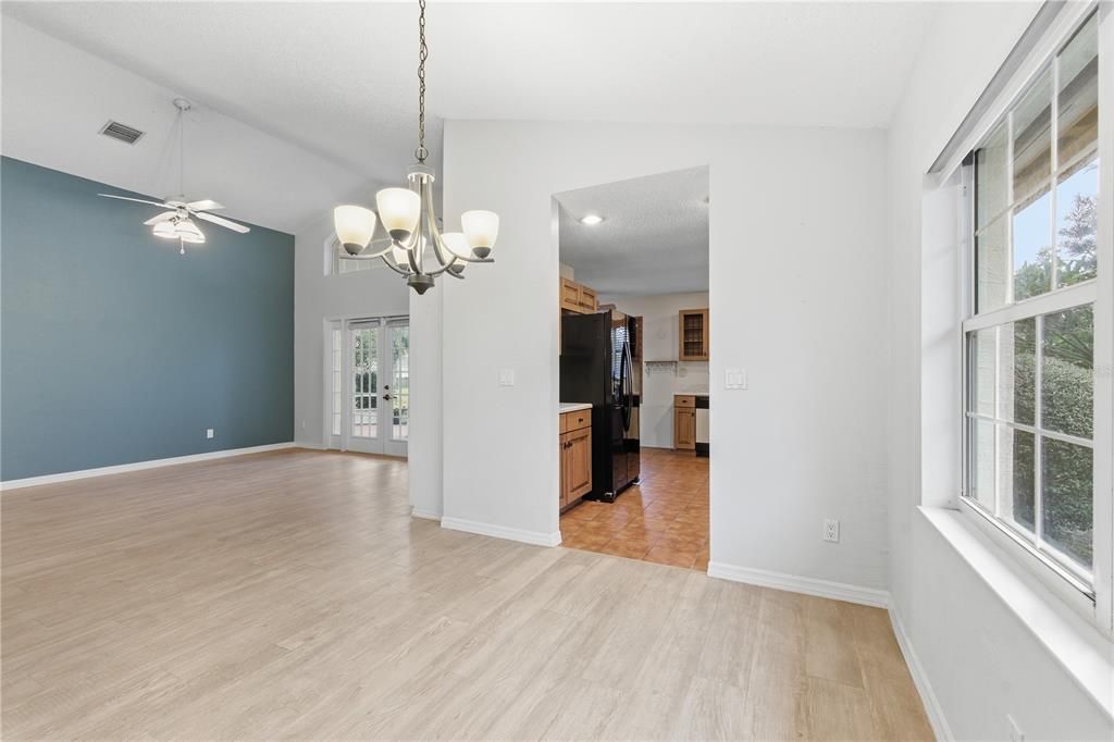 На продажу: $449,000 (3 спален, 2 ванн, 1844 Квадратных фут)