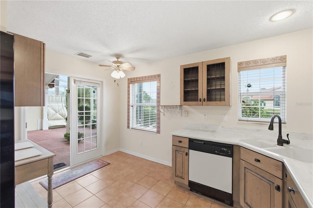 На продажу: $449,000 (3 спален, 2 ванн, 1844 Квадратных фут)