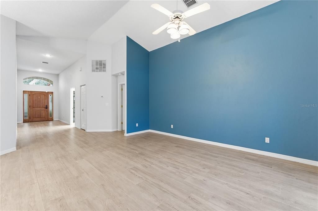 На продажу: $449,000 (3 спален, 2 ванн, 1844 Квадратных фут)