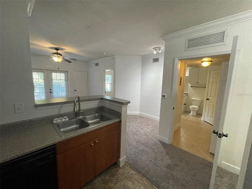 В аренду: $1,600 (1 спален, 1 ванн, 685 Квадратных фут)