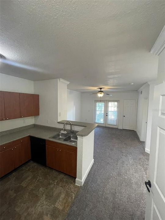 В аренду: $1,600 (1 спален, 1 ванн, 685 Квадратных фут)