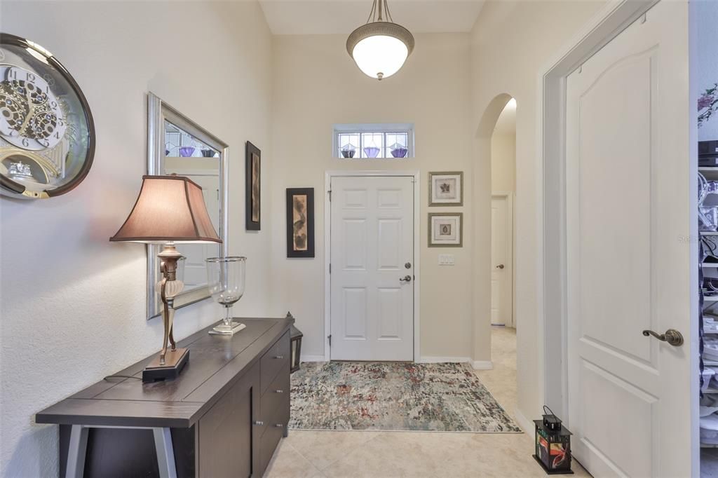 На продажу: $369,750 (2 спален, 2 ванн, 1929 Квадратных фут)