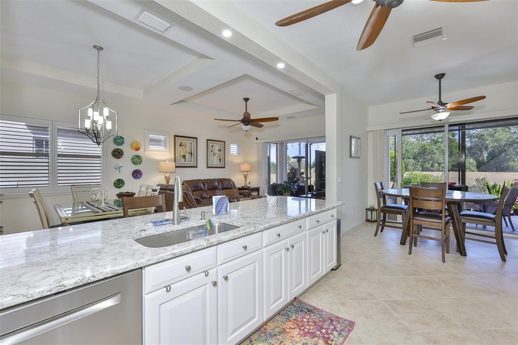 На продажу: $369,750 (2 спален, 2 ванн, 1929 Квадратных фут)