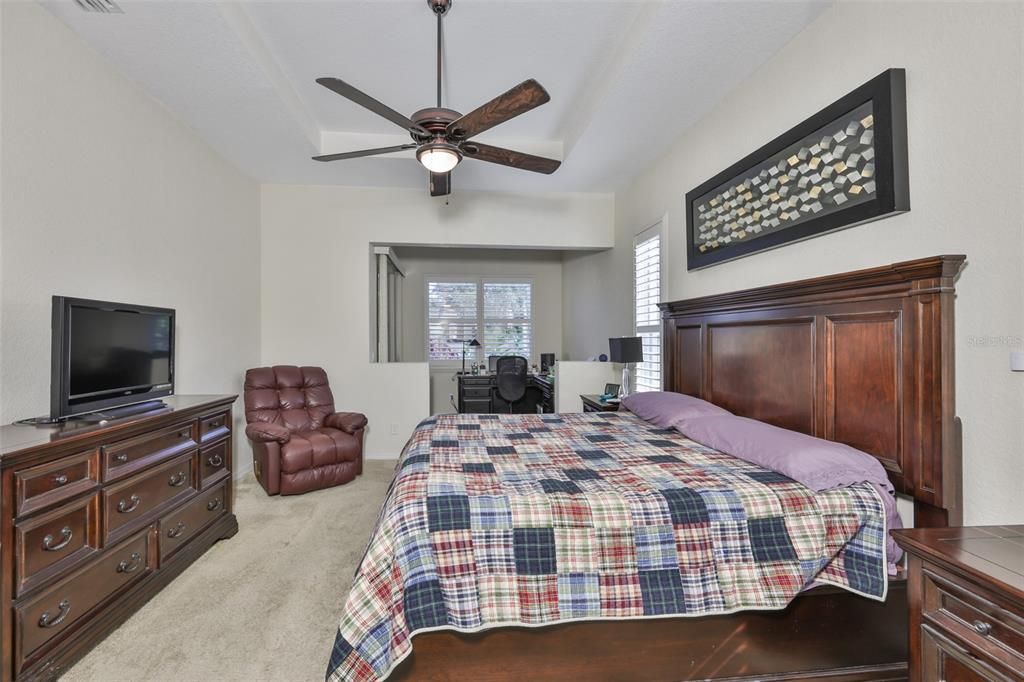 На продажу: $369,750 (2 спален, 2 ванн, 1929 Квадратных фут)