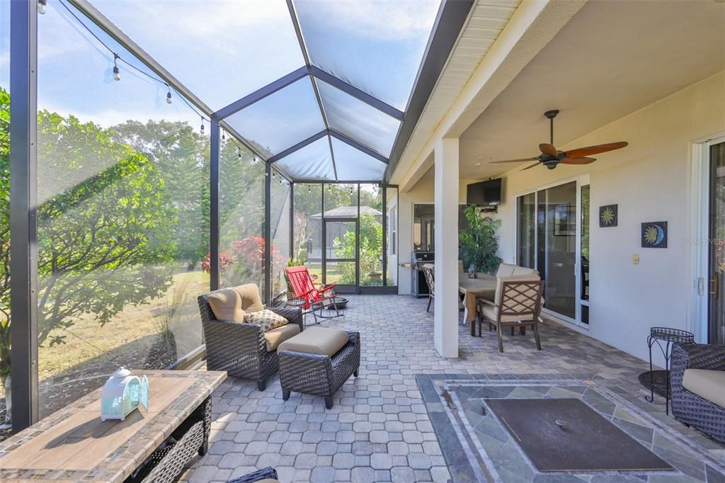 На продажу: $369,750 (2 спален, 2 ванн, 1929 Квадратных фут)