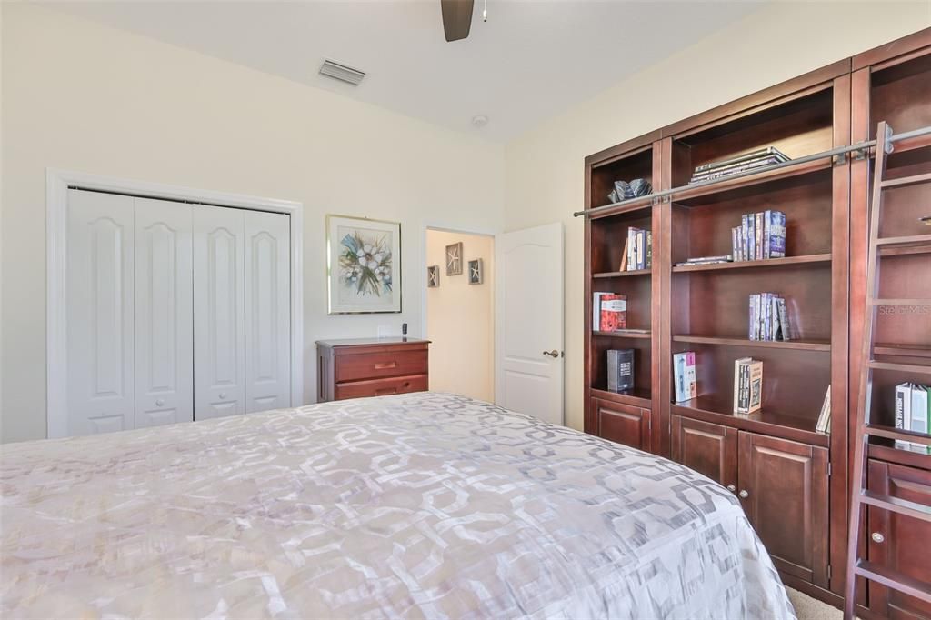 На продажу: $369,750 (2 спален, 2 ванн, 1929 Квадратных фут)