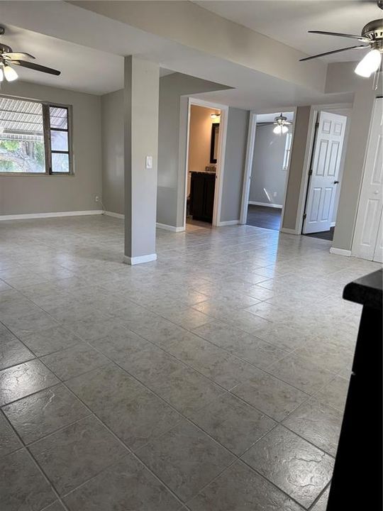 На продажу: $249,900 (3 спален, 2 ванн, 1215 Квадратных фут)