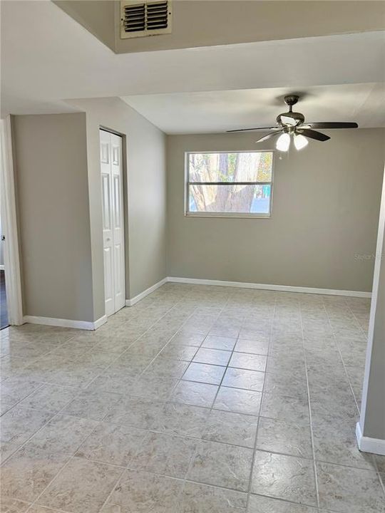 На продажу: $249,900 (3 спален, 2 ванн, 1215 Квадратных фут)