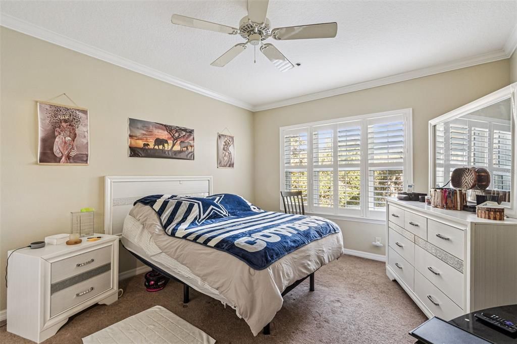 For Sale: $180,000 (3 beds, 2 baths, 1351 Square Feet)